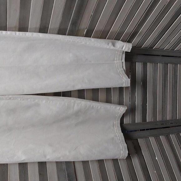 Cropped Jeans with Contrast Stitching | Bandolino | 10 - Picture 2 of 13